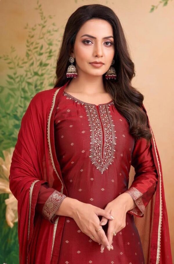 Maroon Luxe - Image 2