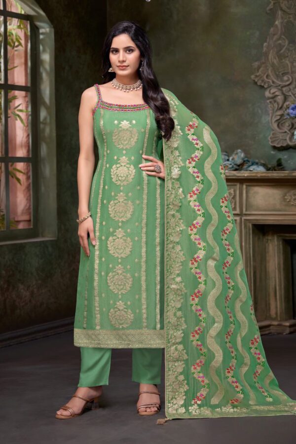 Verdant Royale Benaras Set