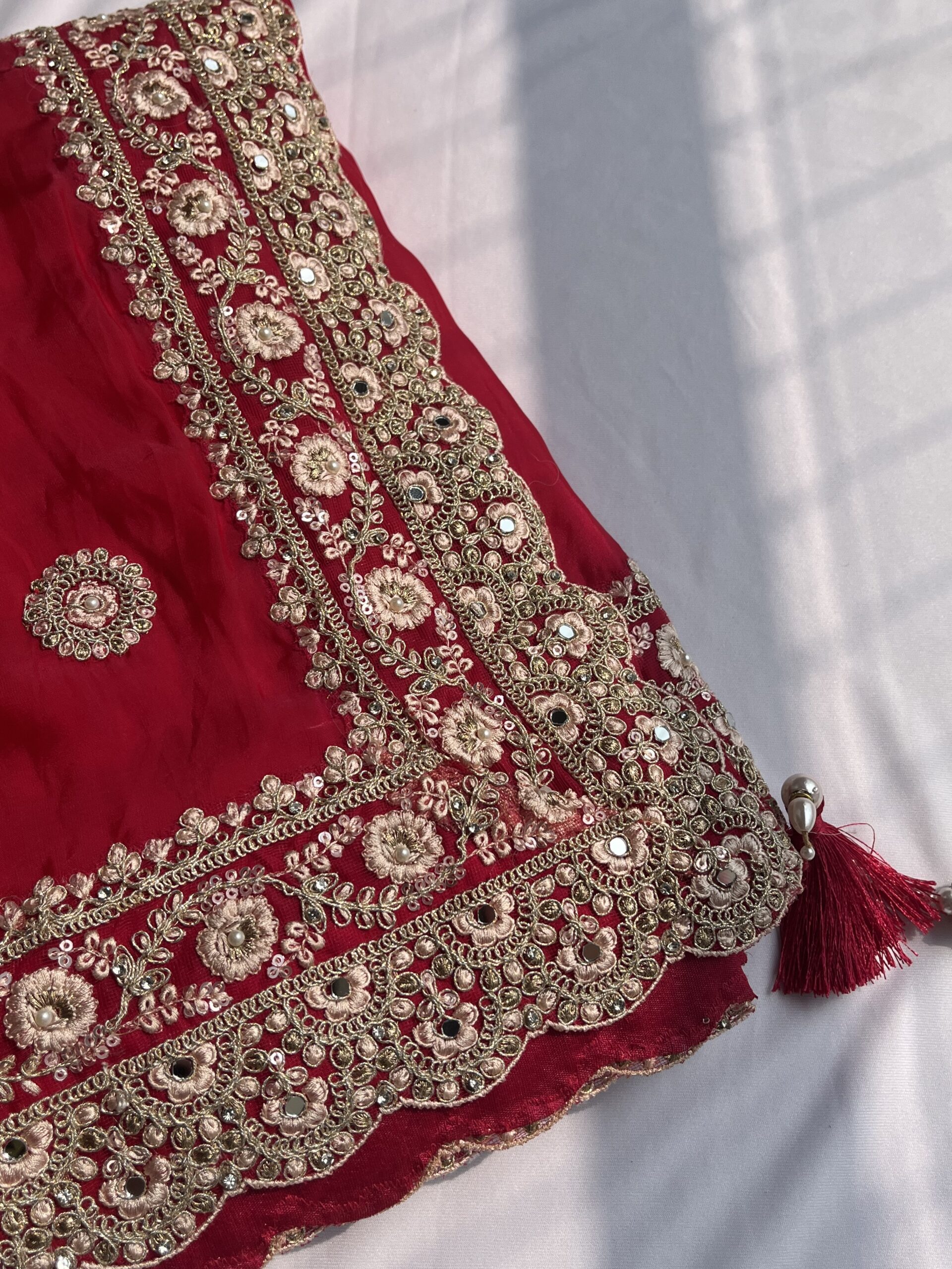 Rani Pink Crepe Mirror Saree - Image 2