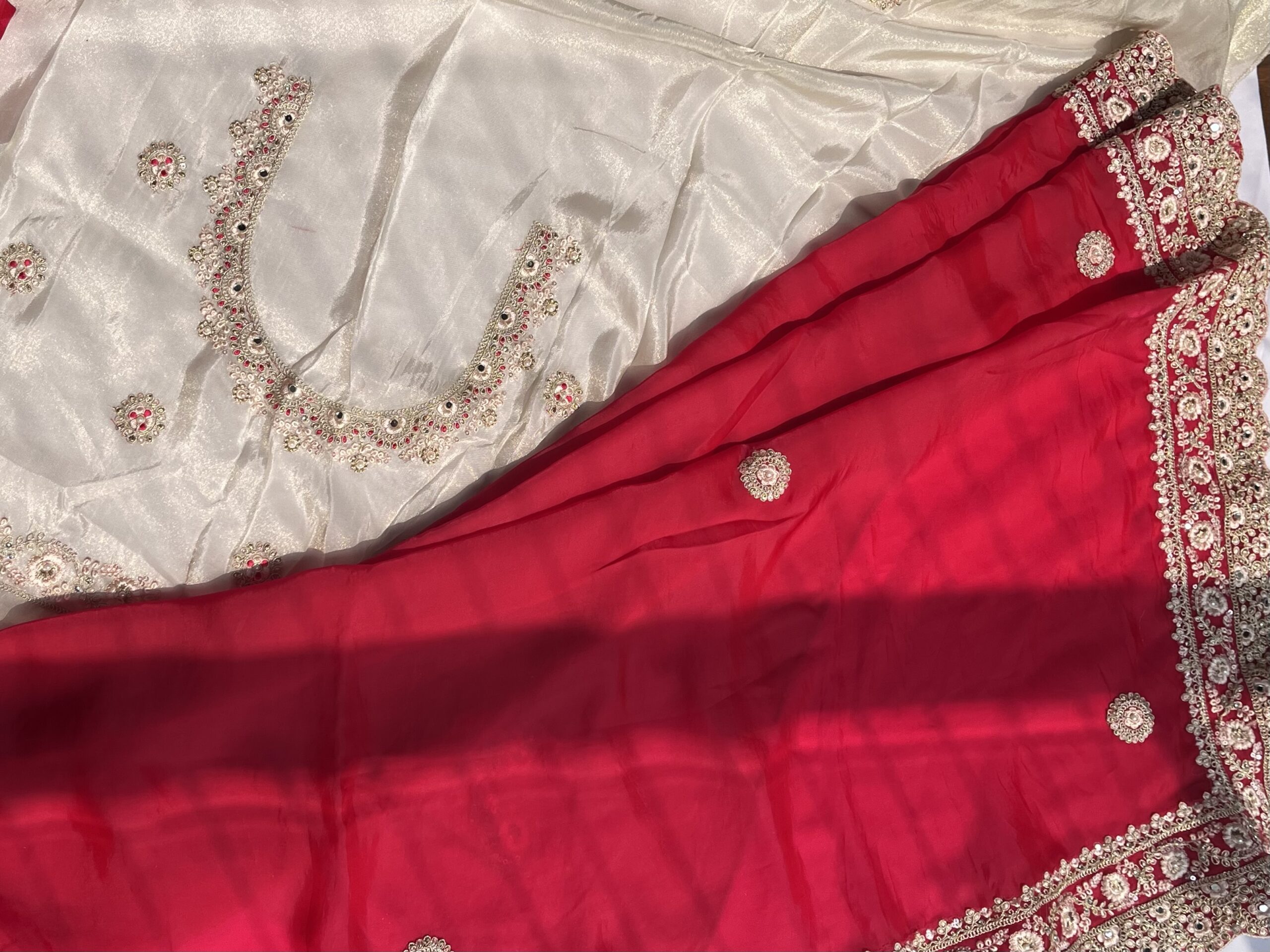 Rani Pink Crepe Mirror Saree - Image 3