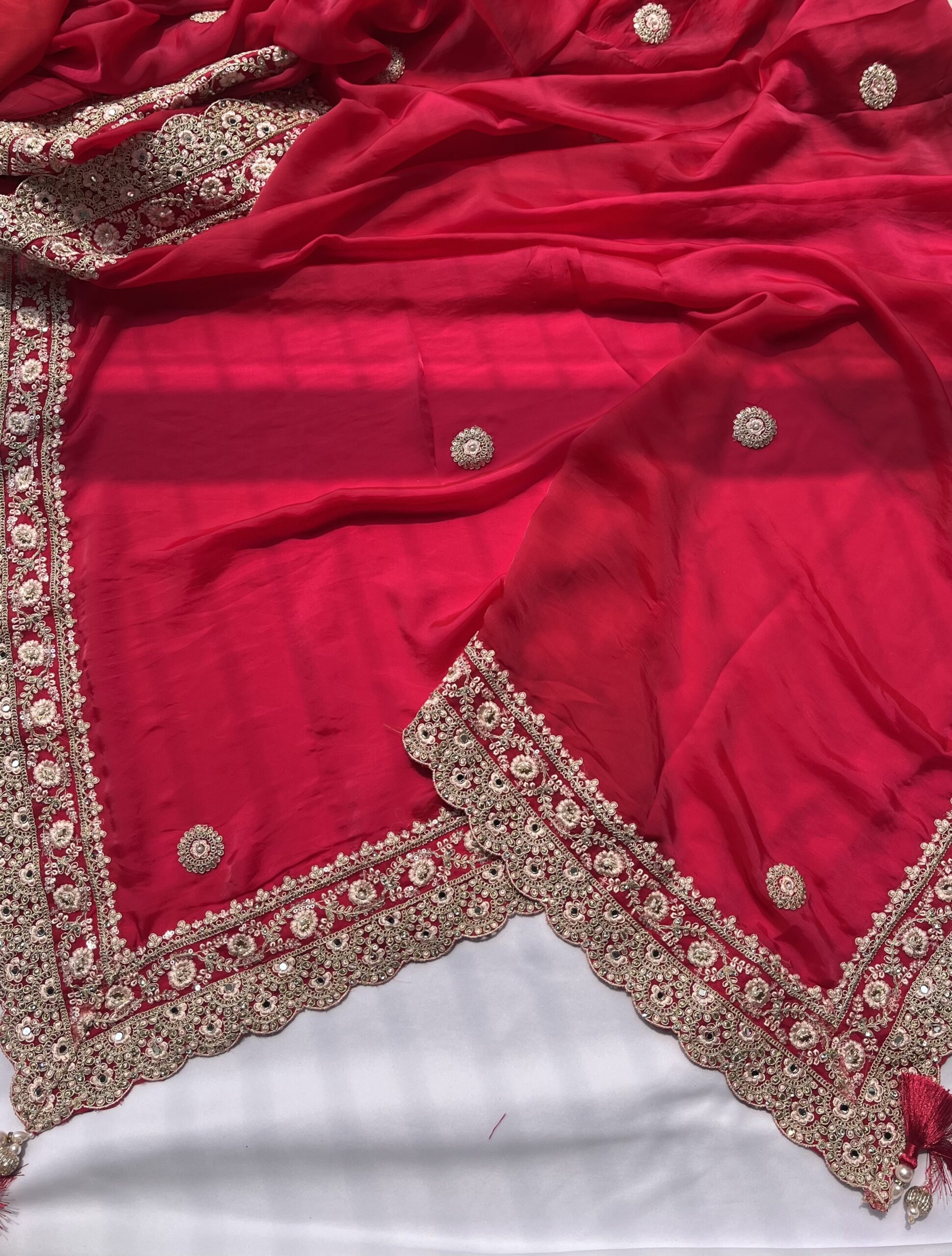 Rani Pink Crepe Mirror Saree - Image 4