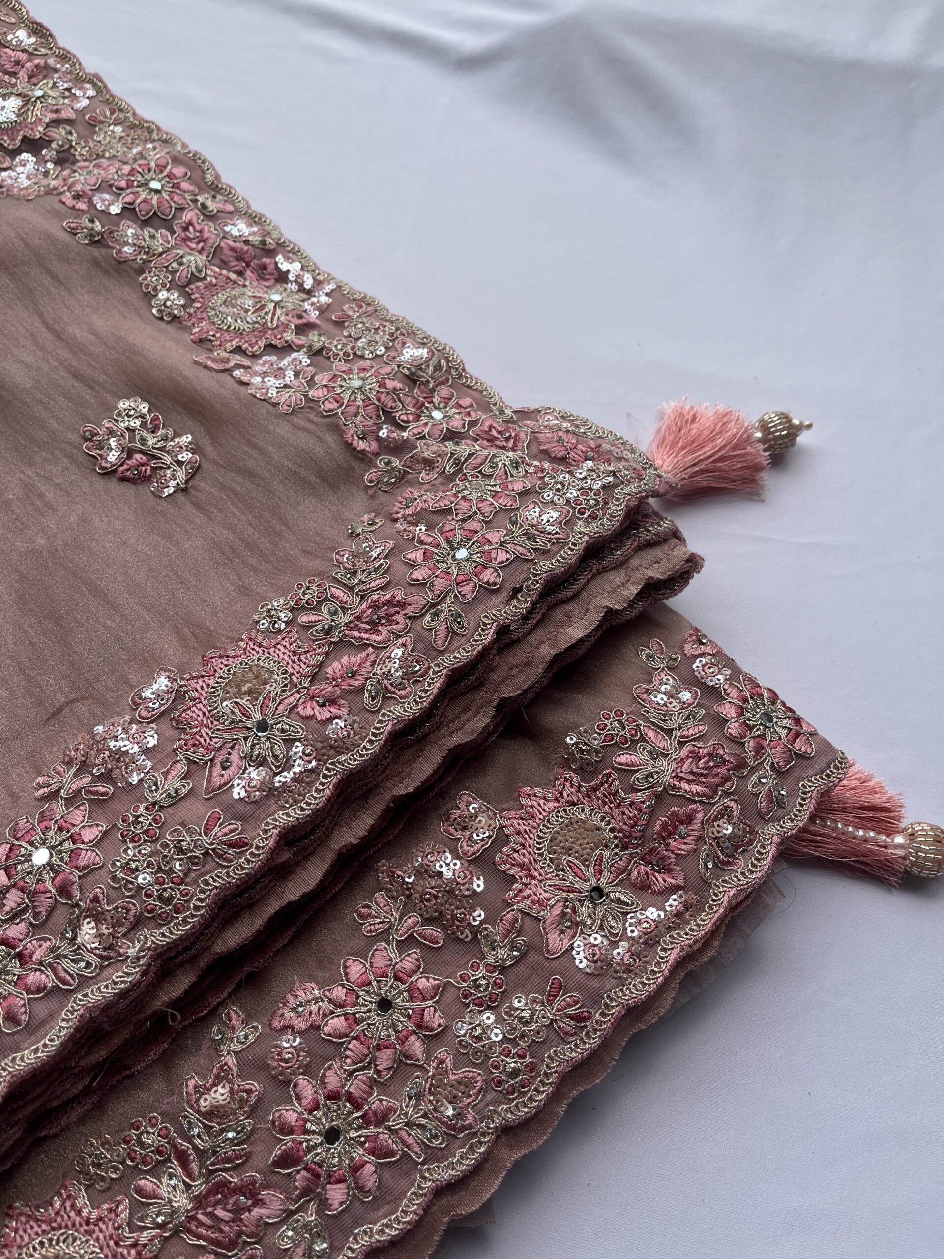 Dusky Pink Radiance Mirror Saree - Image 3
