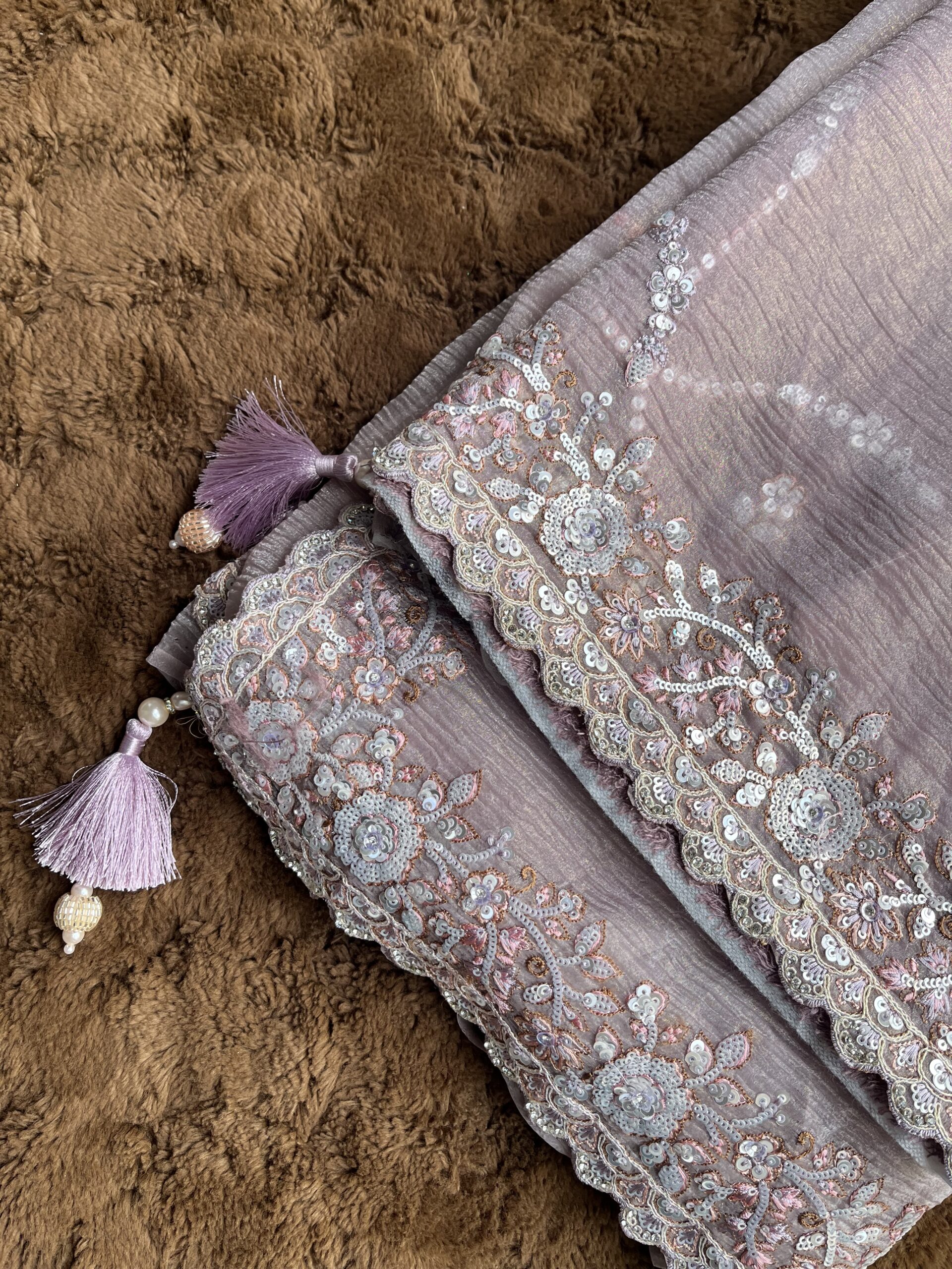 Onion Pink Crush Organza Saree - Image 2