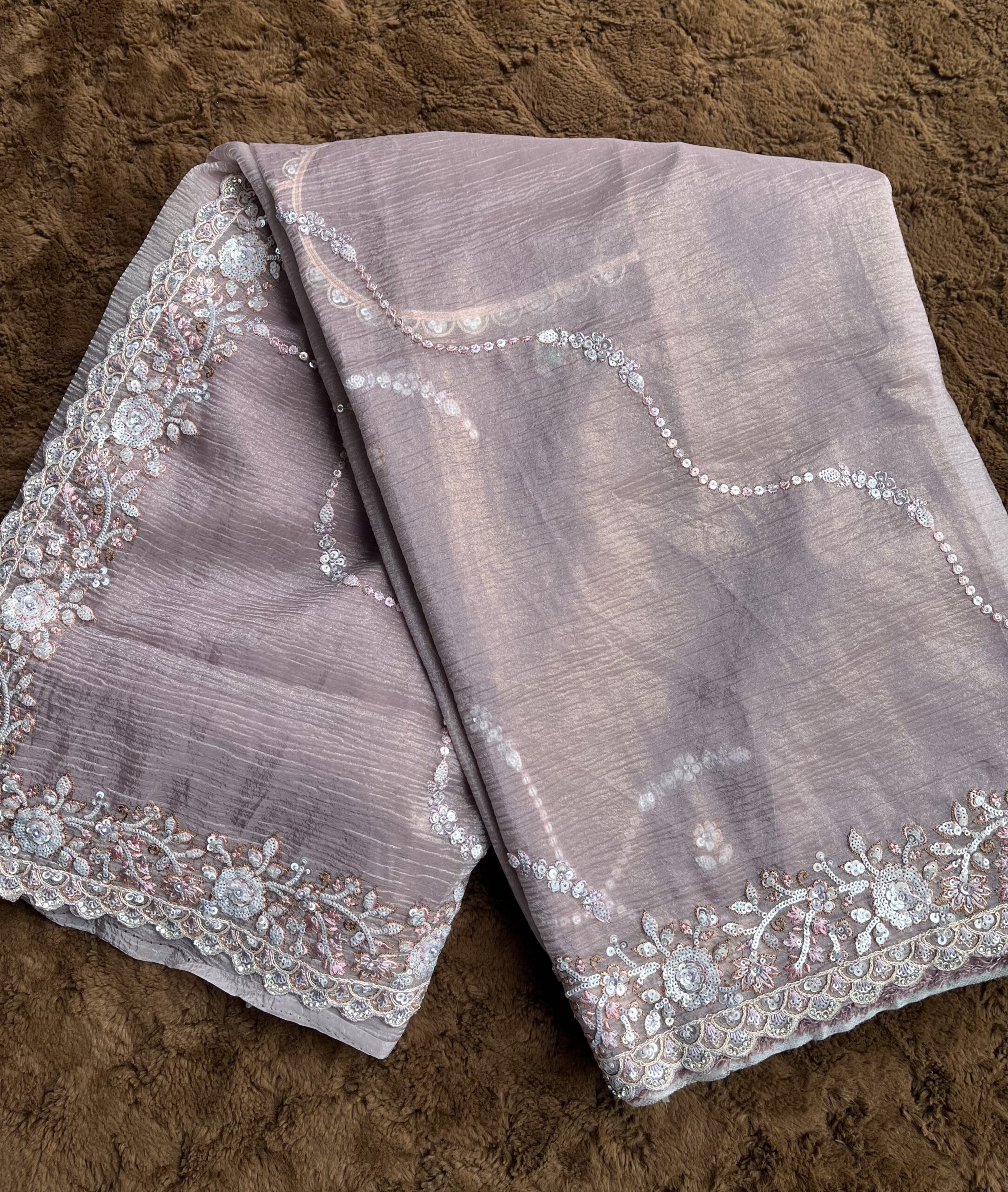 Onion Pink Crush Organza Saree - Image 3